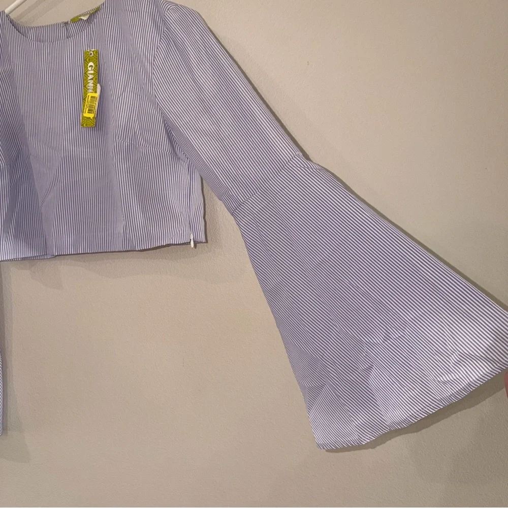 Gianni Bini Top with Bell Sleeves - Size M - Picture 5 of 7